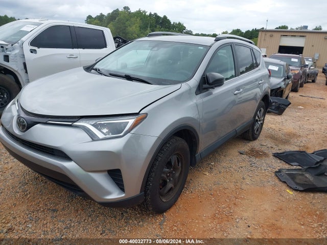 Toyota RAV4 LE 2018 2T3ZFREV5JW515992 Image 2