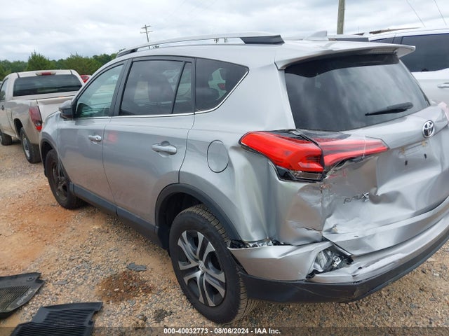 Toyota RAV4 LE 2018 2T3ZFREV5JW515992 Image 3