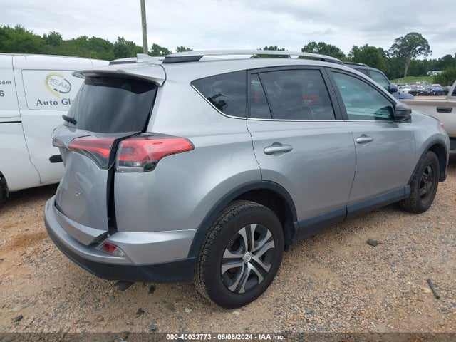 Toyota RAV4 LE 2018 2T3ZFREV5JW515992 Image 4