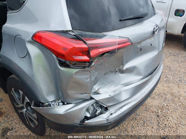 Toyota RAV4 LE 2018 2T3ZFREV5JW515992 Image 6