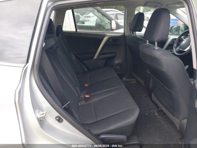 Toyota RAV4 LE 2018 2T3ZFREV5JW515992 Image 8