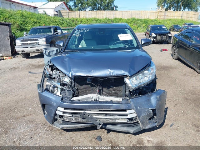 Toyota Highlander Xle 2018 5TDJZRFH2JS806142 Image 12