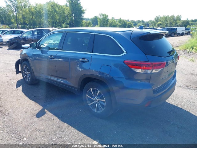 Toyota Highlander Xle 2018 5TDJZRFH2JS806142 Image 3