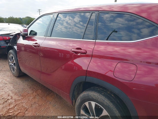 Toyota Highlander Xle 2021 5TDGZRBH3MS549268 Image 14