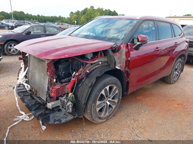 Toyota Highlander Xle 2021 5TDGZRBH3MS549268 Image 2