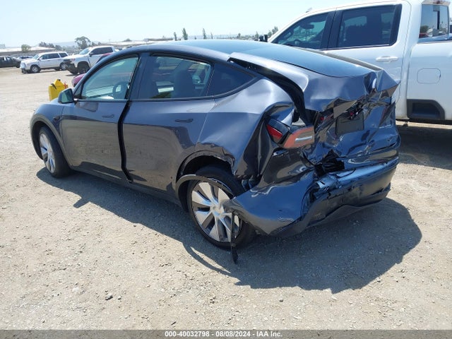 2023 TESLA MODEL Y 7SAYGAEE1PF847715 Photo 2