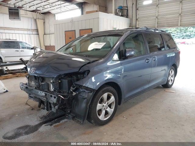 Toyota Sienna Le 8 Passenger 2015 5TDKK3DC7FS652788 Image 2