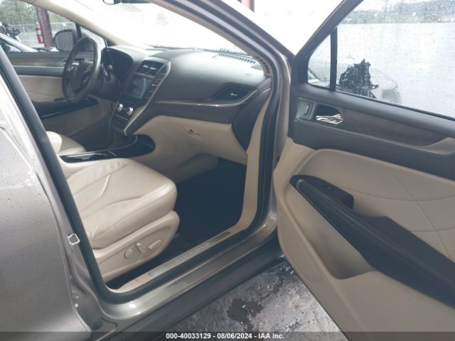 5LMCJ3C94HUL34339 Lincoln Mkc Reserve