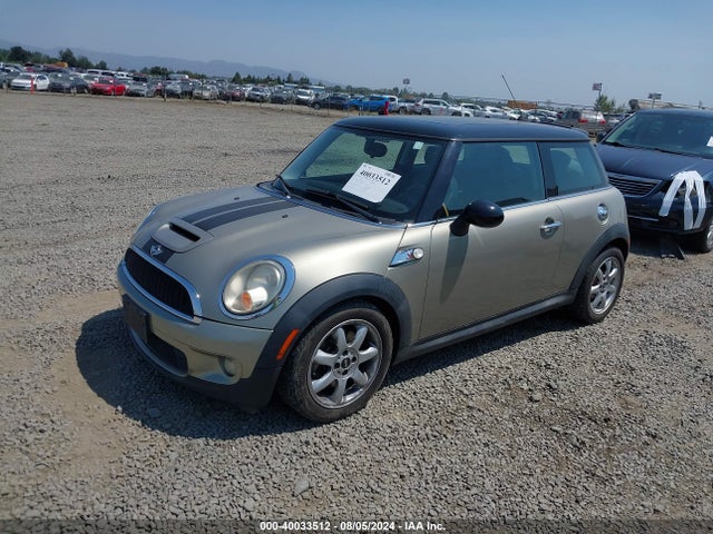 2010 MINI COOPER S WMWMF7C58ATX42448 Photo 1