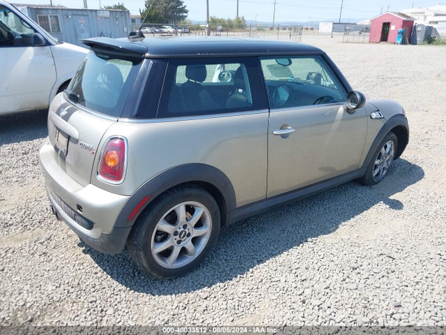 2010 MINI COOPER S WMWMF7C58ATX42448 Photo 3