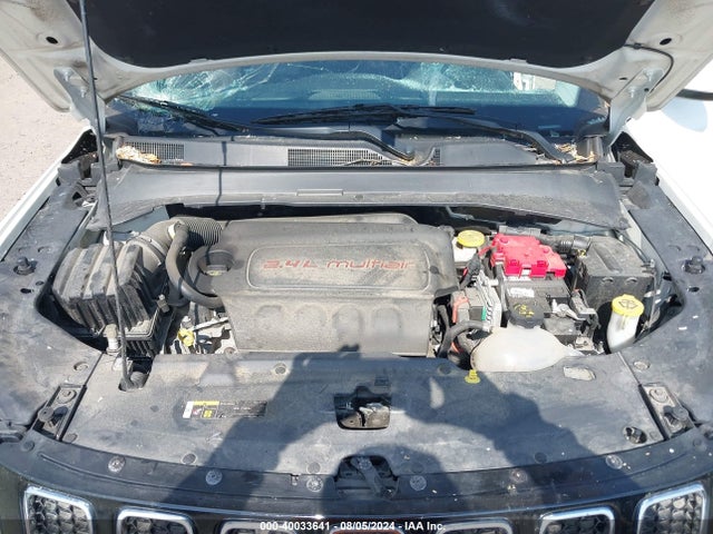 3C4NJCBB8KT649652 Jeep Compass Latitude Fwd