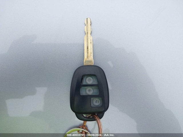 Toyota RAV4 LE 2018 JTMBFREV5JJ731325 Image 11