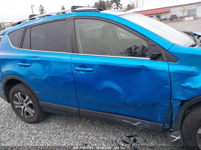 Toyota RAV4 LE 2018 JTMBFREV5JJ731325 Image 13