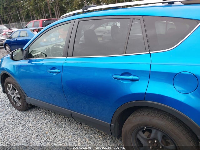 Toyota RAV4 LE 2018 JTMBFREV5JJ731325 Image 14
