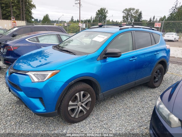 Toyota RAV4 LE 2018 JTMBFREV5JJ731325 Image 2