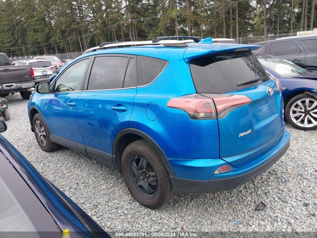 Toyota RAV4 LE 2018 JTMBFREV5JJ731325 Image 3