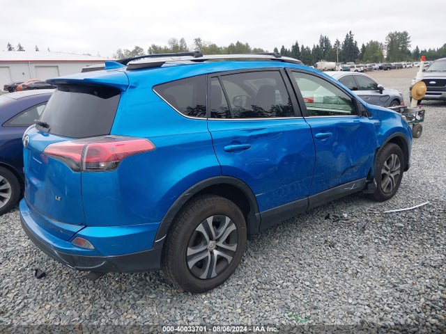 Toyota RAV4 LE 2018 JTMBFREV5JJ731325 Image 4