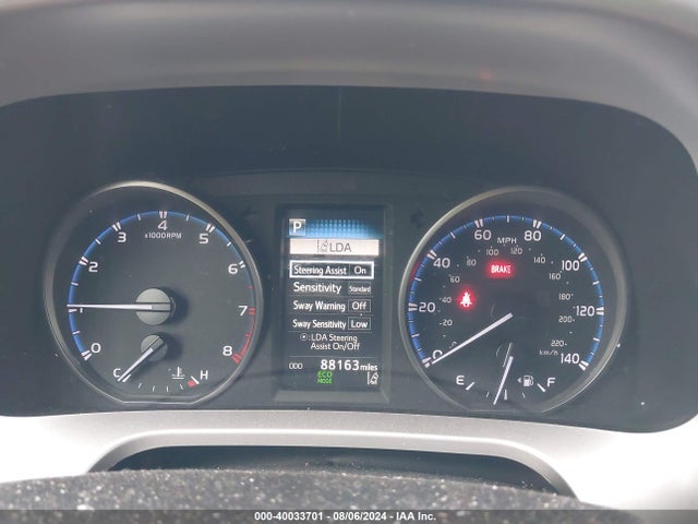 Toyota RAV4 LE 2018 JTMBFREV5JJ731325 Image 7