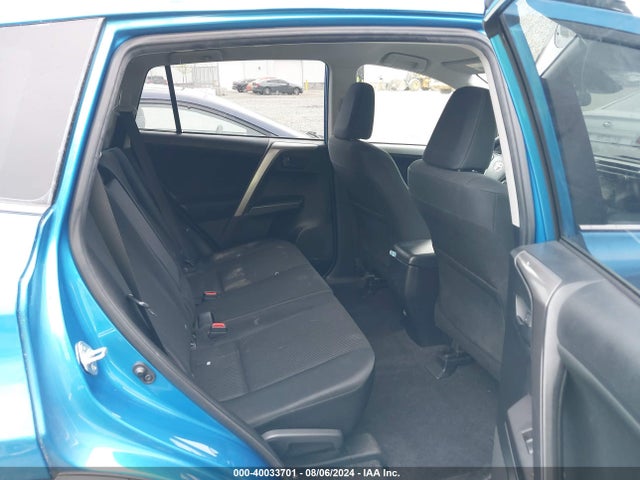 Toyota RAV4 LE 2018 JTMBFREV5JJ731325 Image 8