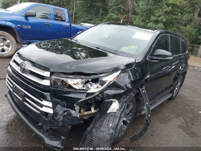 Toyota Highlander Le 2019 5TDZZRFH4KS323627 Image 2