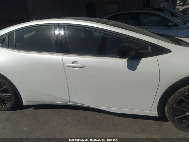 JTDACAAUXR3025504 Toyota Prius Limited
