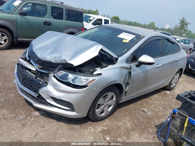 Chevrolet Cruze Ls Auto 2017 1G1BC5SM6H7212586 Image 2