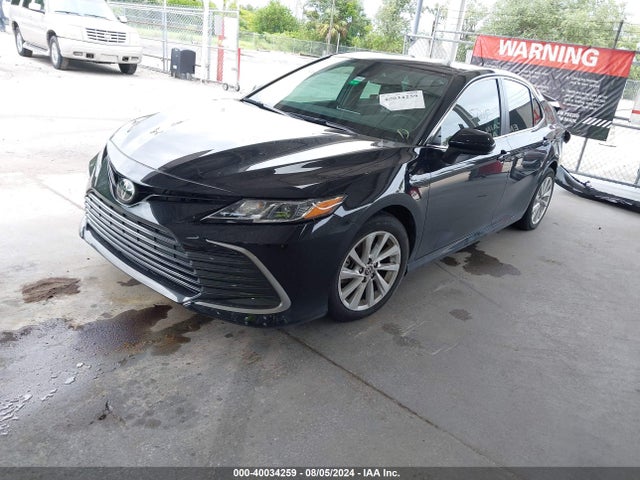 Toyota CAMRY LE 2022 4T1C11AK1NU706499 Image 2