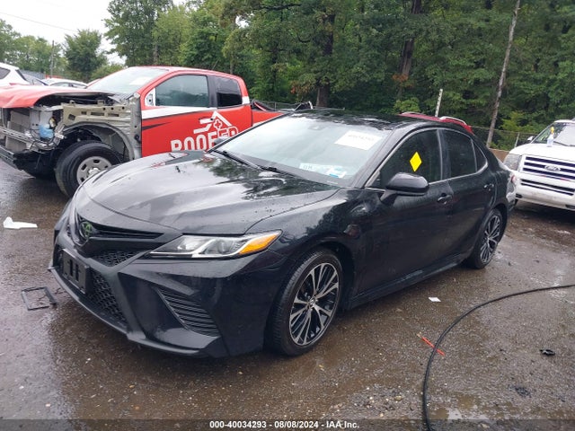 Toyota CAMRY SE 2018 4T1B11HK9JU080938 Image 2