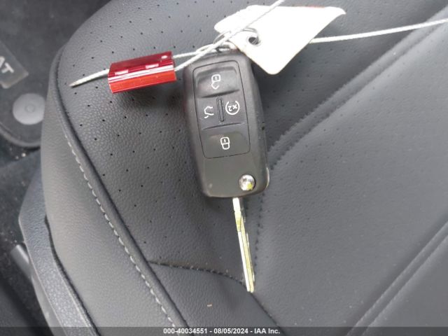 1VWMA7A31NC006795 Volkswagen Passat 2.0t R-line