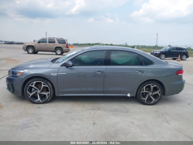 1VWMA7A31NC006795 Volkswagen Passat 2.0t R-line