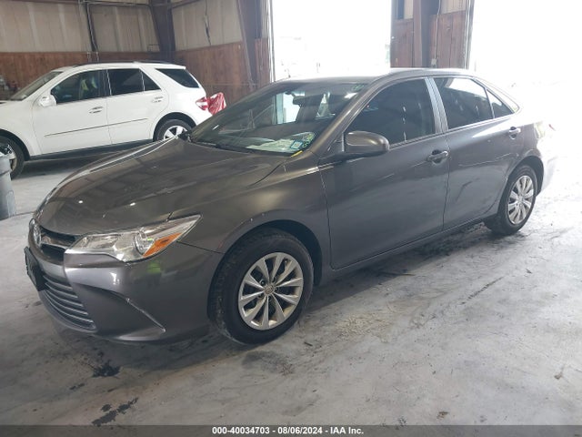 Toyota CAMRY LE 2016 4T4BF1FK9GR524063 Image 2