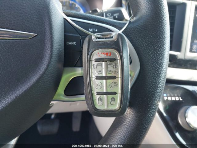 2C4RC1DG2MR532129 Chrysler Voyager Lxi