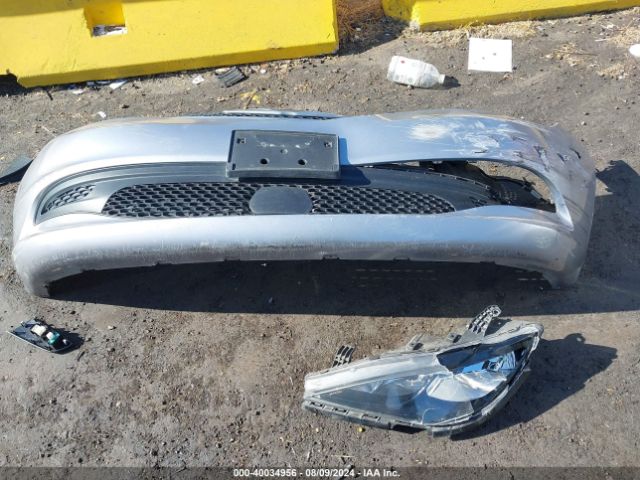 2C4RC1DG2MR532129 Chrysler Voyager Lxi
