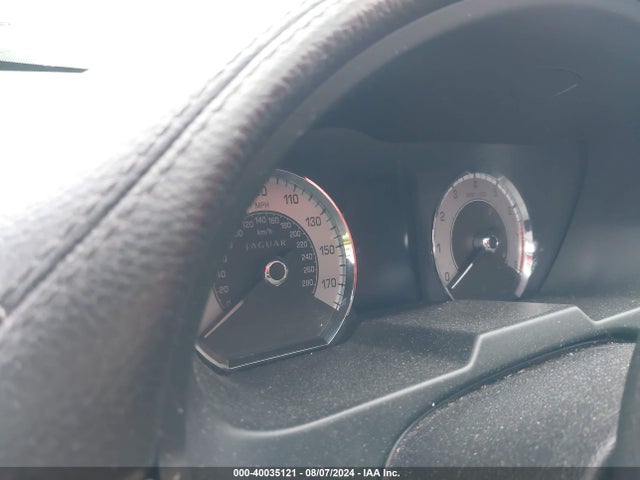 2011 JAGUAR XF SAJWA0FB6BLS13635 Photo 6