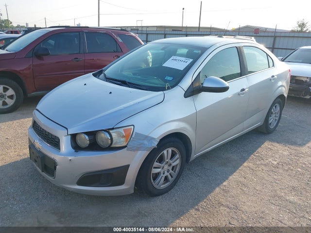 Chevrolet Sonic Lt Auto 2015 1G1JC5SH3F4220223 Image 2