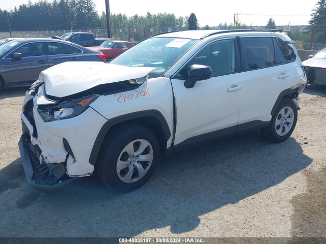 Toyota RAV4 LE 2019 JTMF1RFV1KD520119 Image 2