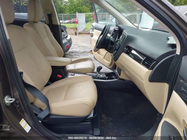 2017 MITSUBISHI OUTLANDER JA4AZ3A33HZ038358 Photo 4