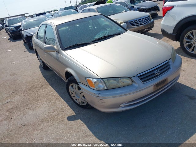 40035263 :رقم المزاد ، JT2BG22K0Y0421607 vin ، 2000 Toyota Camry Le مزاد بيع