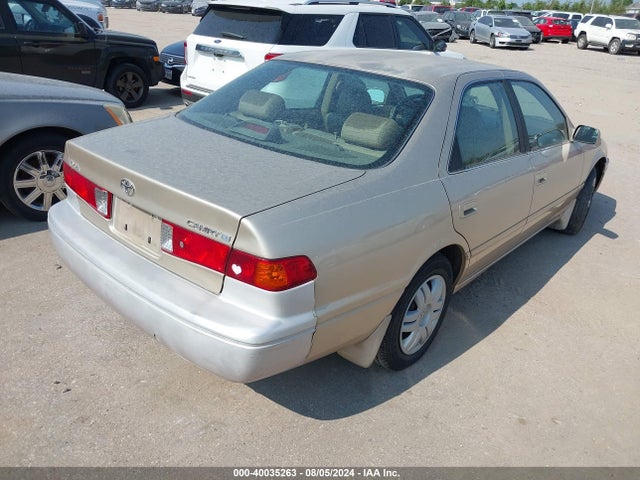 40035263 :رقم المزاد ، JT2BG22K0Y0421607 vin ، 2000 Toyota Camry Le مزاد بيع