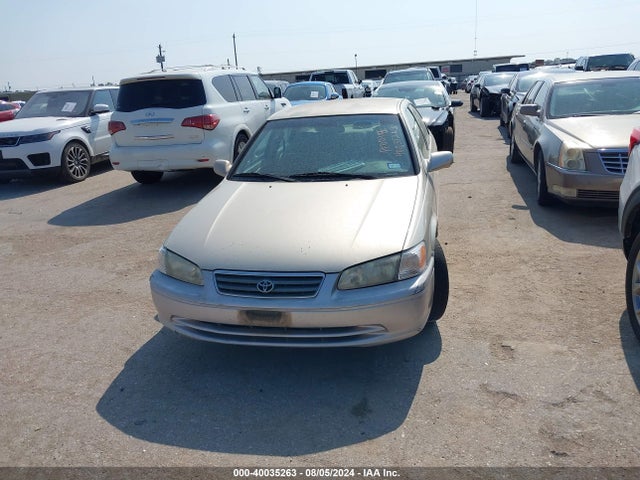 40035263 :رقم المزاد ، JT2BG22K0Y0421607 vin ، 2000 Toyota Camry Le مزاد بيع
