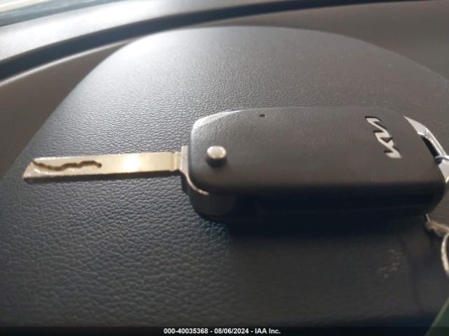 KNDJ23AU6P7862576 KIA SOUL LX
