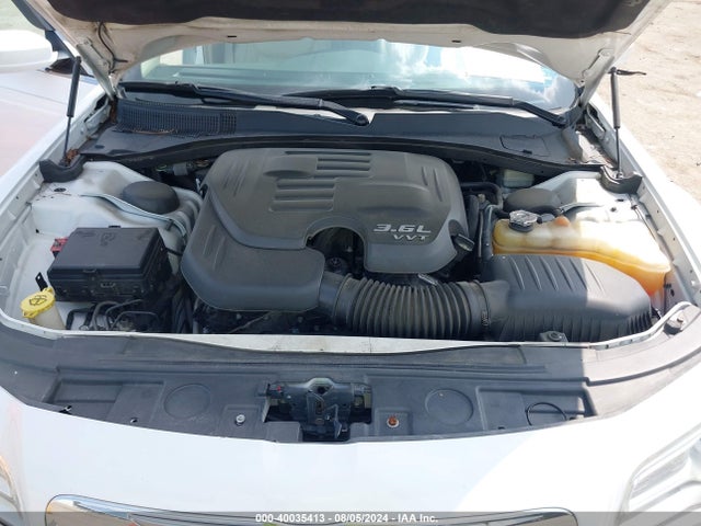 Chrysler 300 2014 2C3CCAAG1EH255446 Image 10