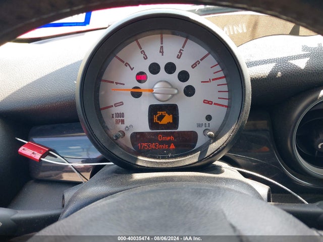 2011 MINI COOPER S CLUBMAN WMWZG3C59BTY30115 Photo 6