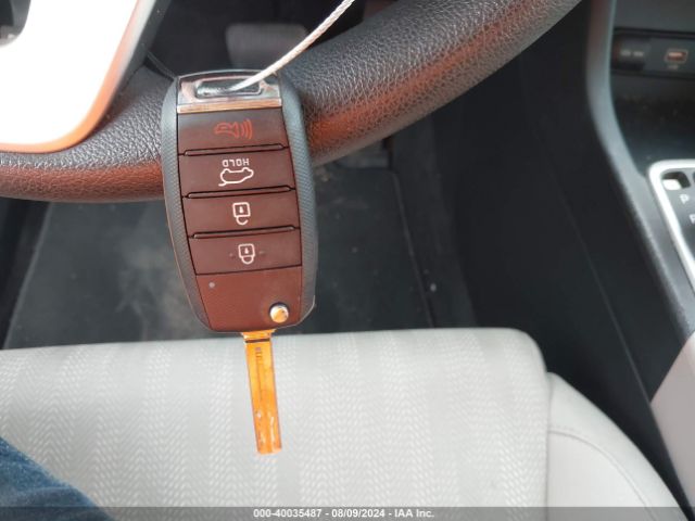 KNDPMCAC5L7738952 KIA Sportage Lx