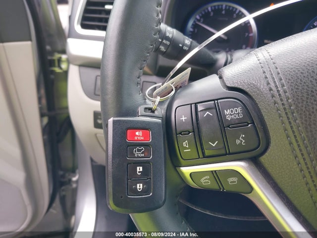 Toyota Highlander Xle V6 2016 5TDJKRFH7GS252982 Image 11