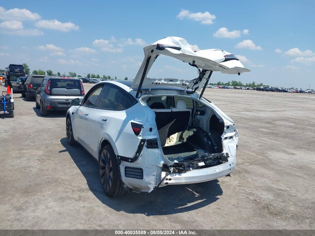 2021 TESLA MODEL Y 5YJYGDEF7MF264620 Photo 2
