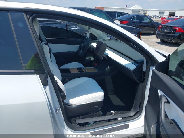 2021 TESLA MODEL Y 5YJYGDEF7MF264620 Photo 4