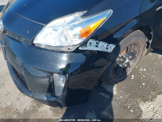 Toyota Prius Two 2015 JTDKN3DU3F0460013 Image 6