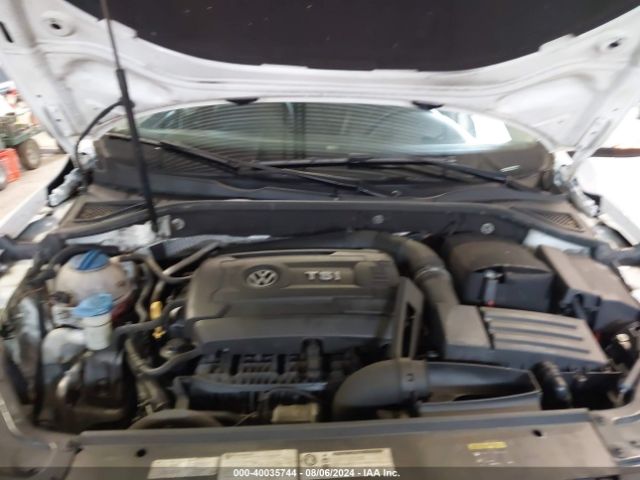 1VWDT7A3XHC004221 Volkswagen Passat 1.8t R-line