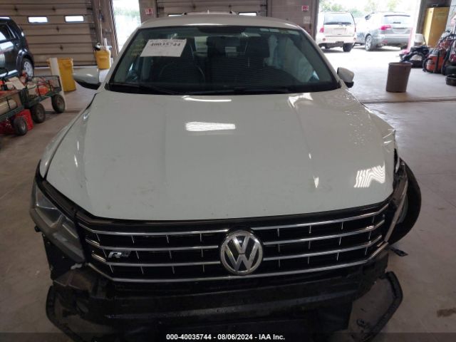 1VWDT7A3XHC004221 Volkswagen Passat 1.8t R-line